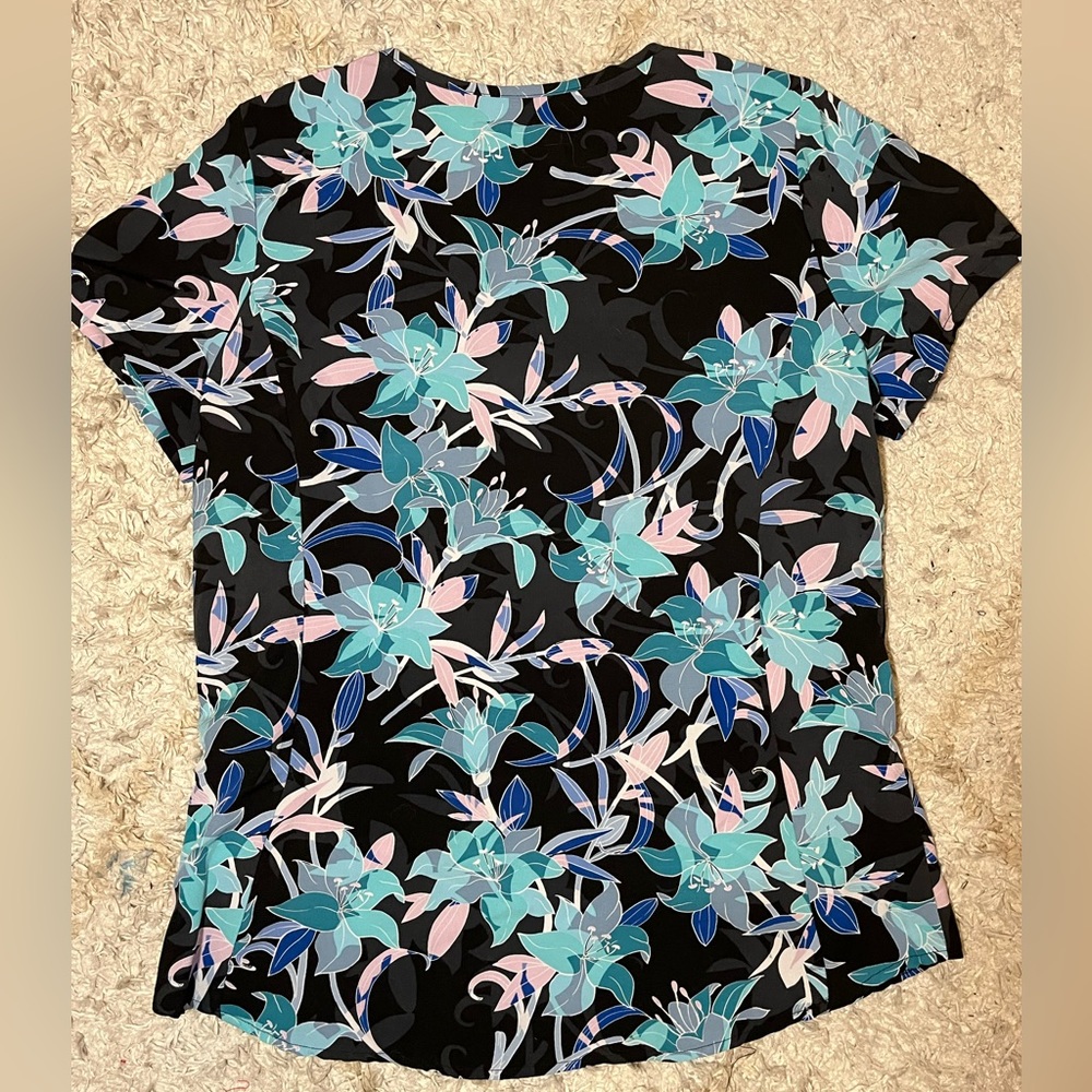 scrub top - Picture 5 of 5